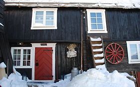 Regnbuegården